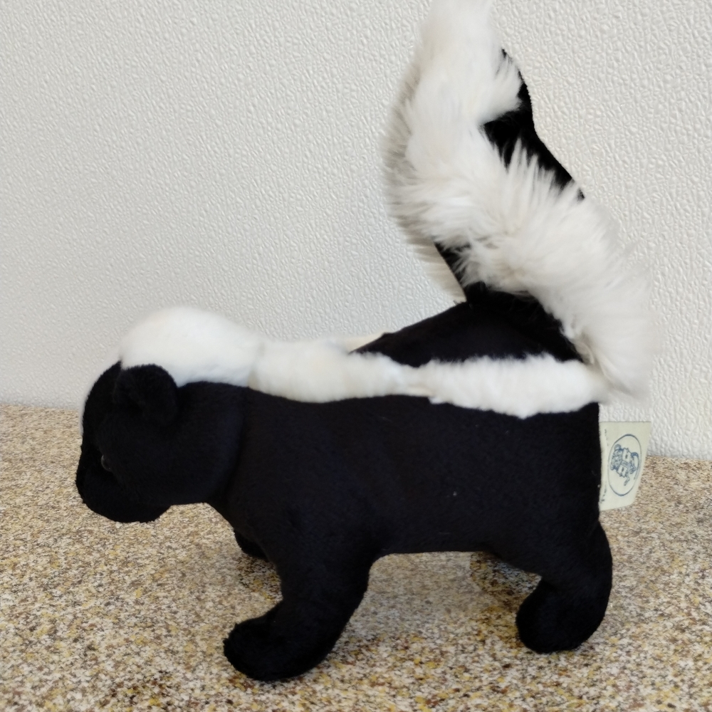 ✓Tiger Tale Toys Skunk skunky black and white Plush standing realistic - Picture 3 of 9